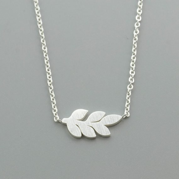 minimalist jewelry laurel leaf necklace sister daughter mother friend wife gift ideas for her bijoux joyeria feuille hoja